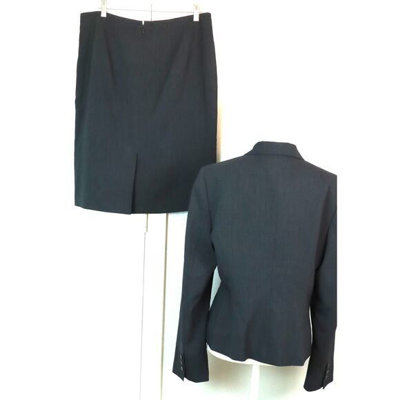 Calvin Klein Gray Pinstripe Skirt Suit Womens 12 Corporate Power Office Classic - Picture 6 of 9